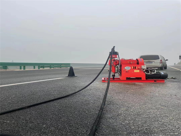 盘龙马路路基路面开裂下沉注浆加固灌浆